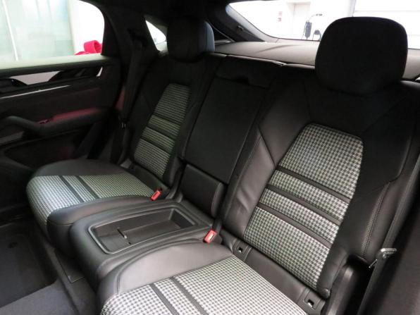 Porsche Cayenne III Рестайлинг с пробегом 2026 года, цена 31 300 000 рублей, 16 км, внедорожник, Автокод Объявления