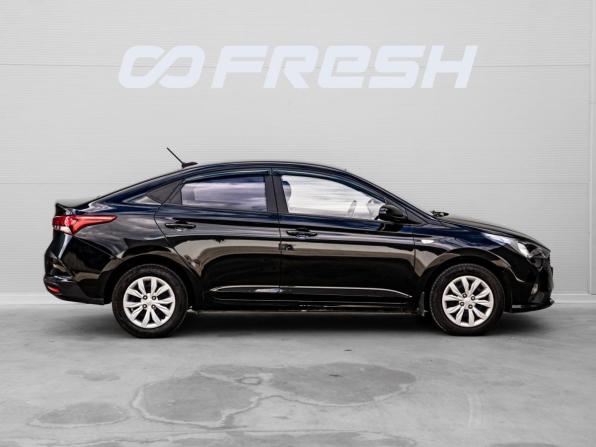 Hyundai Solaris II Рестайлинг с пробегом 2021 года, цена 1 550 000 рублей, 62896 км, седан, Автокод Объявления