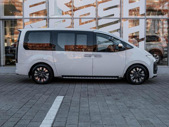 Hyundai Staria I с пробегом 2021 года, цена 4 770 000 рублей, 65382 км, минивэн, Автокод Объявления