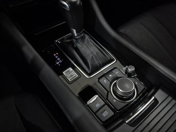Mazda 6 III (GJ) Рестайлинг 2 с пробегом 2019 года, цена 2 550 000 рублей, 64048 км, седан, Автокод Объявления
