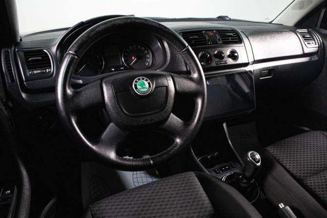 Skoda Fabia II Рестайлинг с пробегом 2012 года, цена 649 000 рублей, 230000 км, хэтчбек, Автокод Объявления