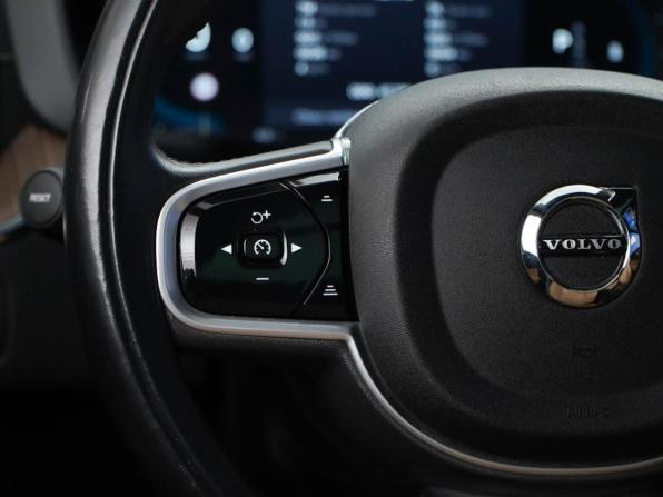 Volvo XC60 II Рестайлинг с пробегом 2021 года, цена 4 107 055 рублей, 47226 км, внедорожник, Автокод Объявления