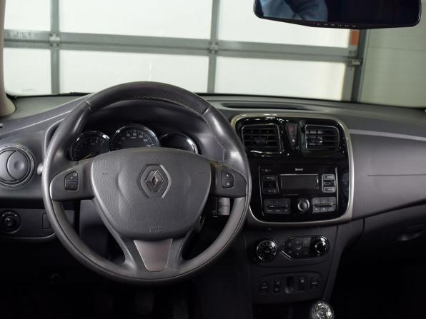 Renault Sandero II с пробегом 2017 года, цена 799 995 рублей, 118198 км, хэтчбек, Автокод Объявления
