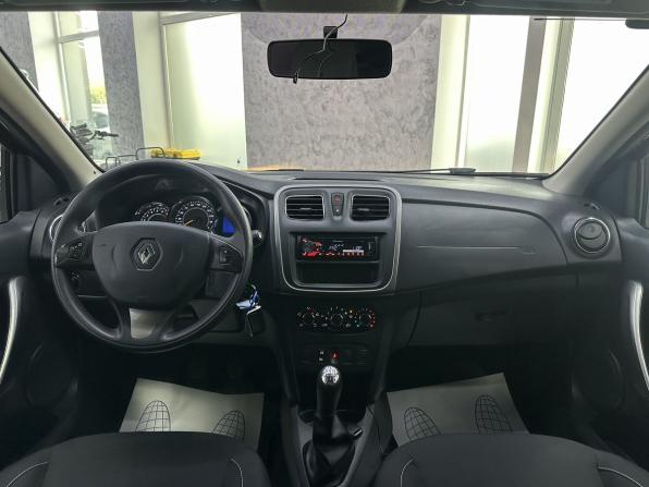 Renault Sandero II с пробегом 2017 года, цена 1 195 000 рублей, 30874 км, хэтчбек, Автокод Объявления