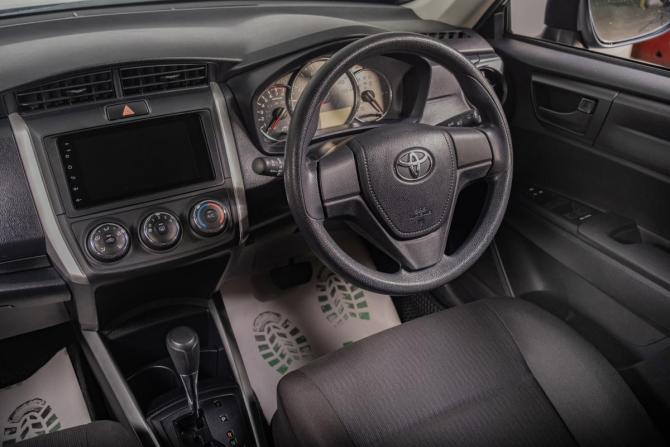 Toyota Corolla XI (E160 E170) Рестайлинг 2 с пробегом 2018 года, цена 1 549 000 рублей, 57000 км, универсал, Автокод Объявления