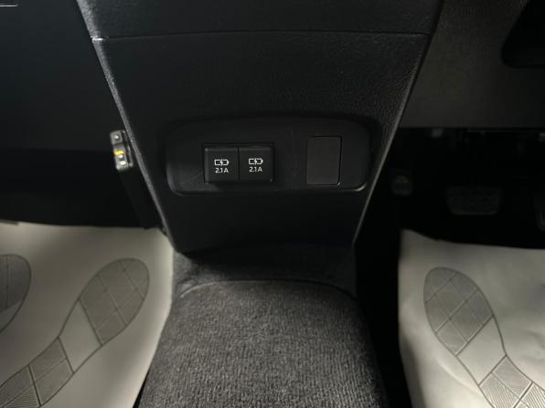 Toyota Sienta II Рестайлинг с пробегом 2019 года, цена 1 450 000 рублей, 87832 км, минивэн, Автокод Объявления