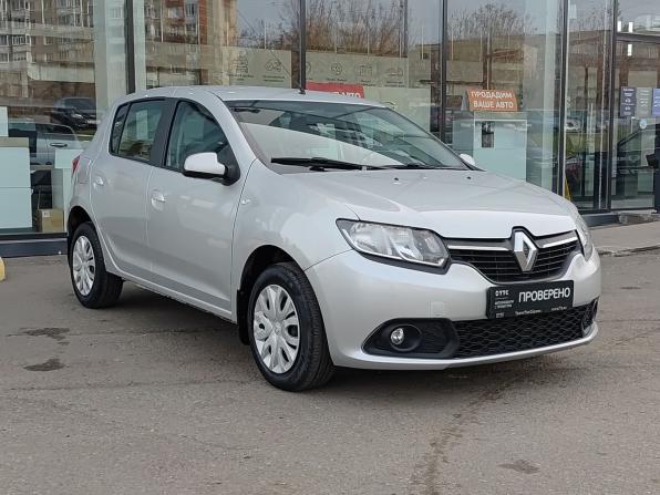 Renault Sandero II с пробегом 2017 года, цена 859 000 рублей, 56041 км, хэтчбек, Автокод Объявления