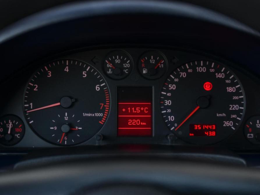 Audi A6 II (C5) Курган  - изображение 12