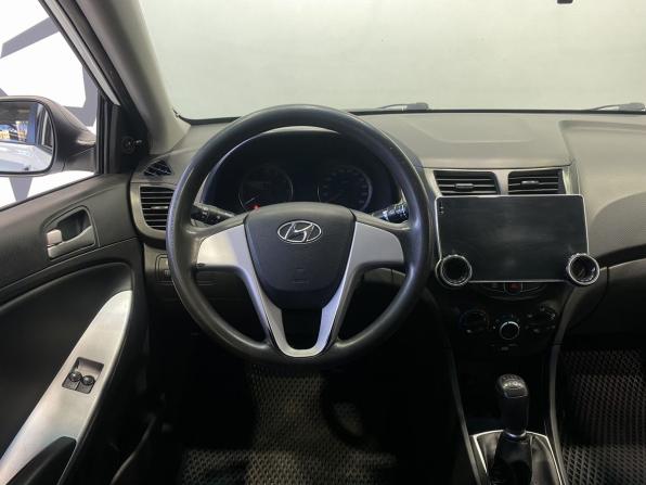 Hyundai Solaris I с пробегом 2012 года, цена 779 900 рублей, 186000 км, седан, Автокод Объявления