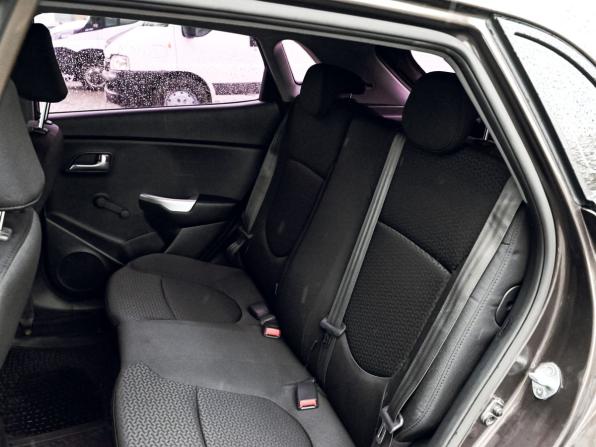 Kia Rio III Рестайлинг с пробегом 2015 года, цена 1 169 000 рублей, 70693 км, хэтчбек, Автокод Объявления