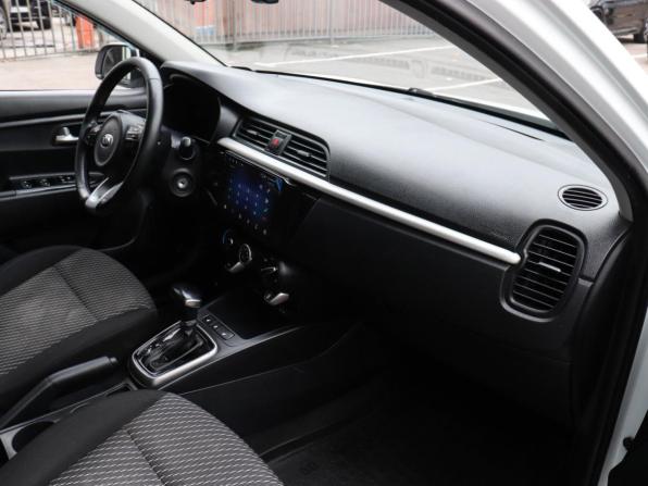 Kia Rio IV с пробегом 2018 года, цена 995 000 рублей, 191600 км, хэтчбек, Автокод Объявления