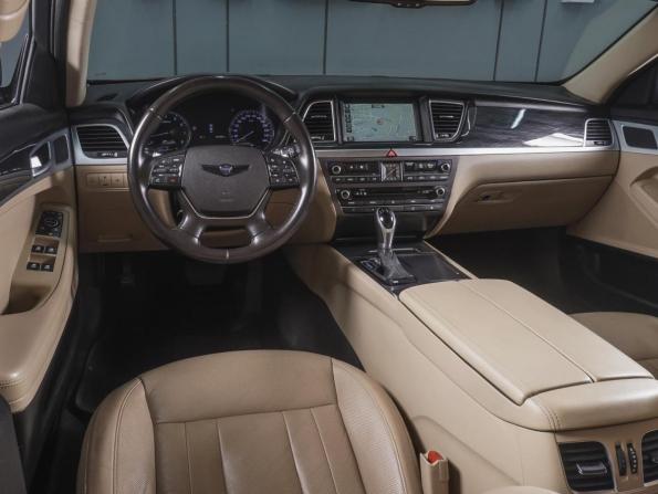 Hyundai Genesis II с пробегом 2014 года, цена 1 690 000 рублей, 257085 км, седан, Автокод Объявления