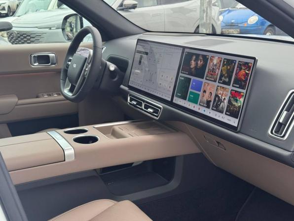 Новый Li Auto (Lixiang) L7 I Рестайлинг 2025 года, цена 8 327 000 рублей, внедорожник, Автокод Объявления