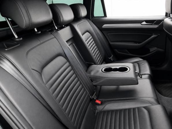 Volkswagen Passat B8 с пробегом 2018 года, цена 2 730 000 рублей, 278760 км, универсал, Автокод Объявления