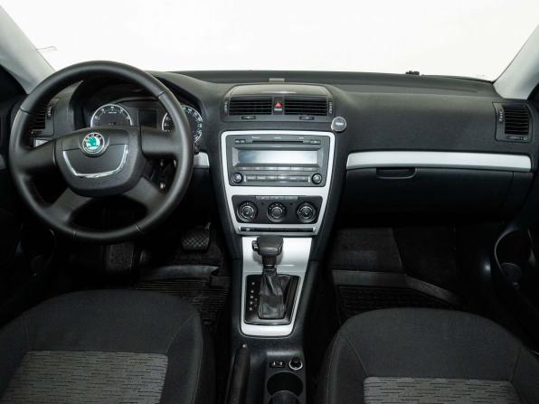 Skoda Octavia II (A5) Рестайлинг с пробегом 2012 года, цена 955 000 рублей, 111643 км, лифтбек, Автокод Объявления
