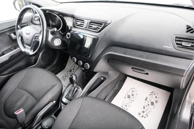 Kia Rio III Рестайлинг с пробегом 2016 года, цена 999 000 рублей, 128000 км, седан, Автокод Объявления