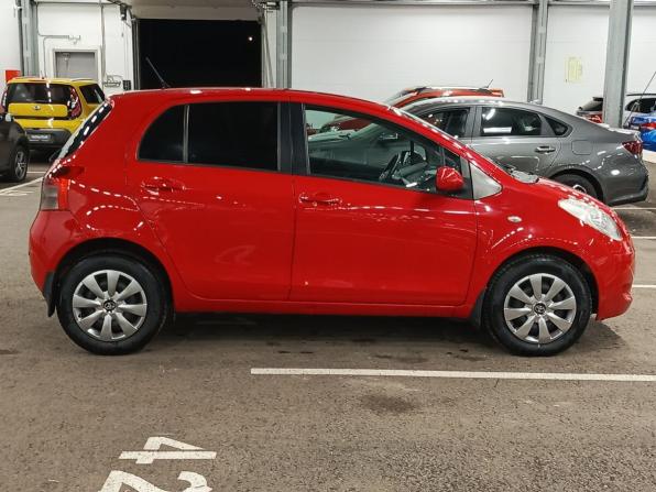 Toyota Yaris II с пробегом 2008 года, цена 600 000 рублей, 172150 км, хэтчбек, Автокод Объявления