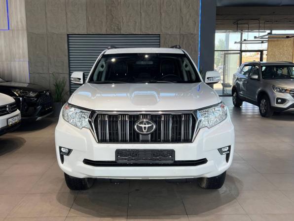 Toyota Land Cruiser Prado 150 Series Рестайлинг 2 с пробегом 2017 года, цена 4 050 000 рублей, 214000 км, внедорожник, Автокод Объявления