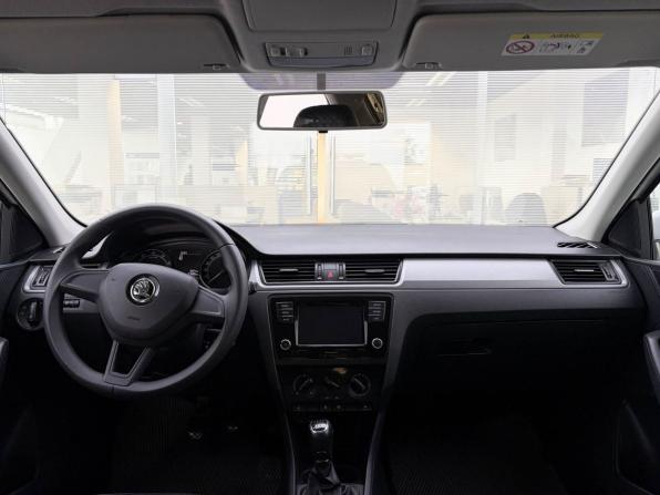 Skoda Rapid I Рестайлинг с пробегом 2017 года, цена 1 125 000 рублей, 97900 км, лифтбек, Автокод Объявления