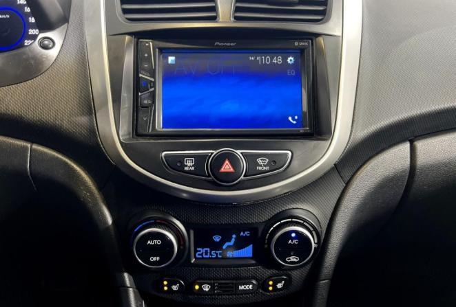 Hyundai Solaris I Рестайлинг с пробегом 2015 года, цена 975 000 рублей, 189973 км, седан, Автокод Объявления