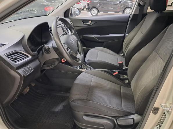 Hyundai Solaris II с пробегом 2018 года, цена 1 355 000 рублей, 150200 км, седан, Автокод Объявления