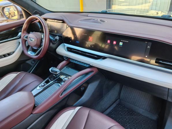 Geely Monjaro I с пробегом 2023 года, цена 3 300 000 рублей, 44096 км, внедорожник, Автокод Объявления