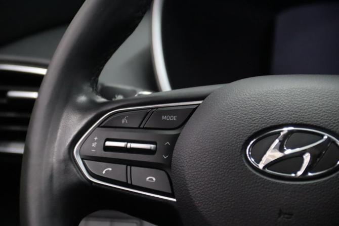 Hyundai Santa Fe IV Рестайлинг с пробегом 2021 года, цена 3 495 170 рублей, 77706 км, внедорожник, Автокод Объявления