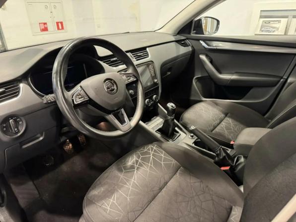 Skoda Octavia III (A7) Рестайлинг с пробегом 2019 года, цена 1 490 000 рублей, 214950 км, лифтбек, Автокод Объявления