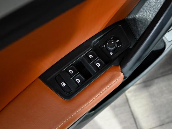 Volkswagen Tiguan II с пробегом 2020 года, цена 2 950 000 рублей, 83740 км, внедорожник, Автокод Объявления