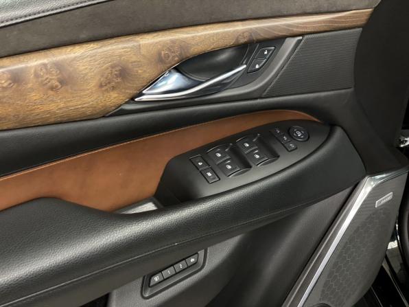 Cadillac Escalade IV с пробегом 2016 года, цена 3 400 000 рублей, 128221 км, внедорожник, Автокод Объявления