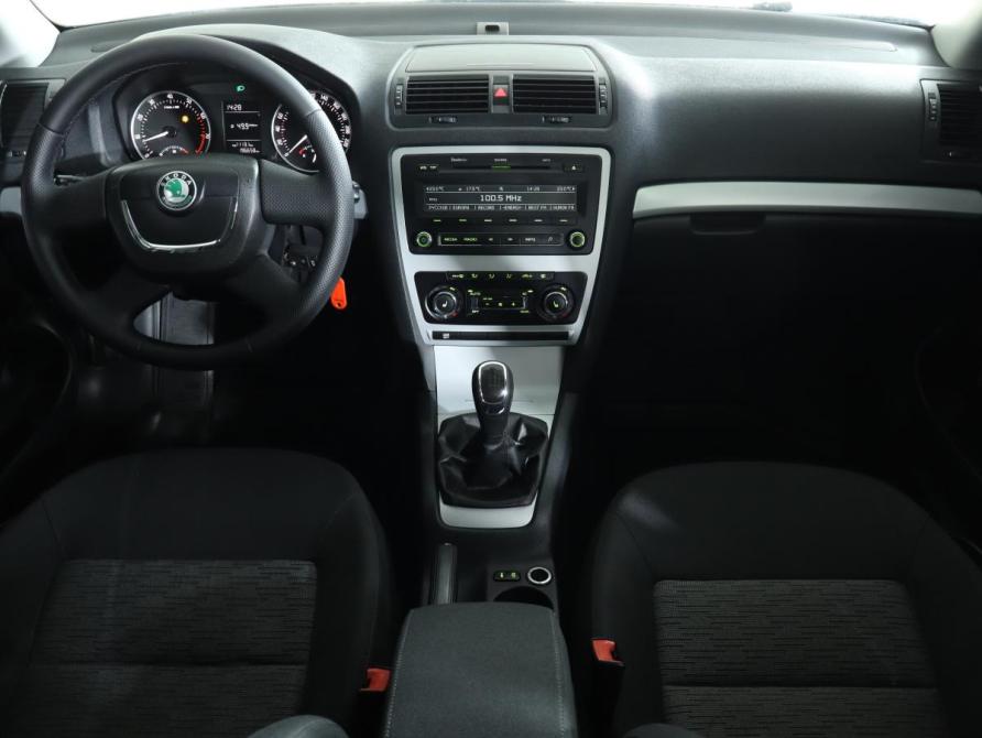 Skoda Octavia II (A5) Рестайлинг Москва  - изображение 18
