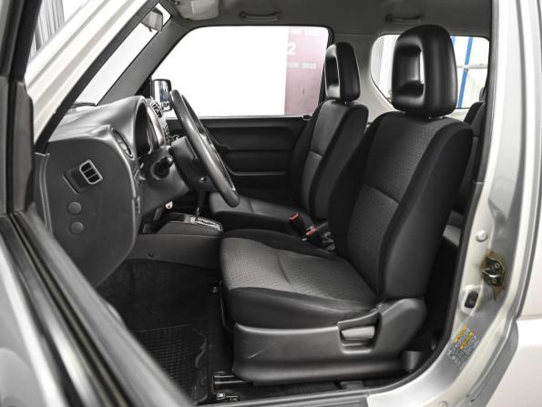 Suzuki Jimny III Рестайлинг 1 с пробегом 2006 года, цена 1 299 000 рублей, 62684 км, внедорожник, Автокод Объявления