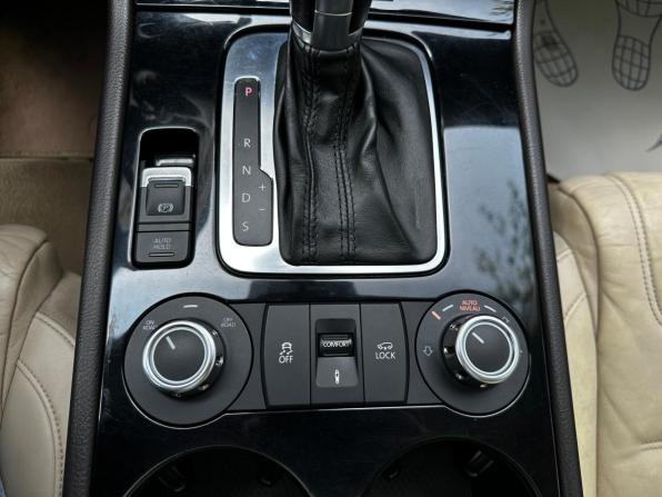 Volkswagen Touareg I Рестайлинг с пробегом 2010 года, цена 1 680 000 рублей, 256418 км, внедорожник, Автокод Объявления