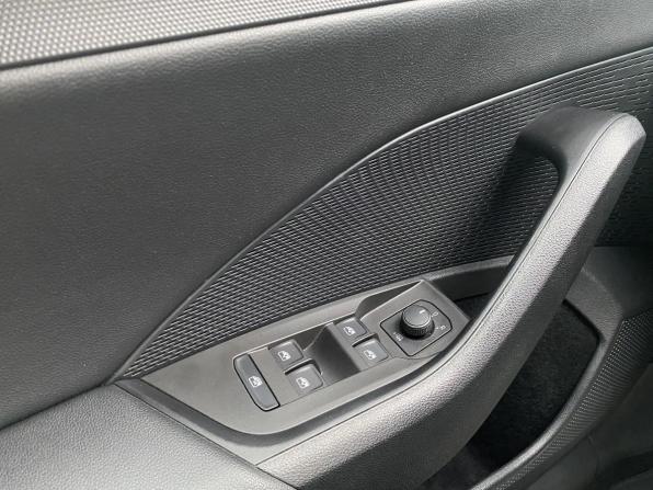 Skoda Octavia IV (A8) с пробегом 2021 года, цена 2 699 000 рублей, 35081 км, лифтбек, Автокод Объявления
