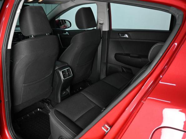 Kia Sportage IV Рестайлинг с пробегом 2021 года, цена 2 949 000 рублей, 35831 км, внедорожник, Автокод Объявления