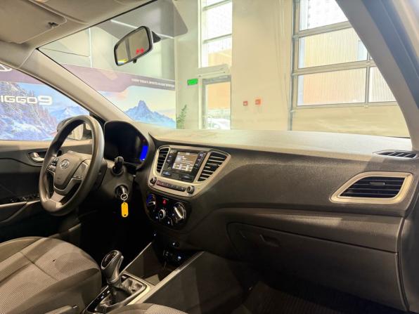 Hyundai Solaris II Рестайлинг с пробегом 2021 года, цена 1 360 000 рублей, 131177 км, седан, Автокод Объявления
