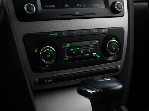 Skoda Octavia II (A5) Рестайлинг с пробегом 2012 года, цена 907 050 рублей, 211706 км, лифтбек, Автокод Объявления