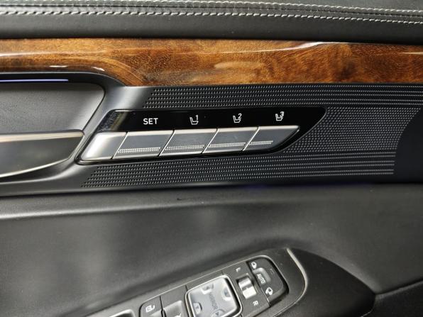 Genesis G90 I с пробегом 2017 года, цена 1 693 000 рублей, 298957 км, седан, Автокод Объявления