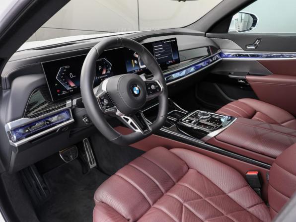 BMW 7 серии VII (G70) с пробегом 2025 года, цена 13 980 000 рублей, 18704 км, седан, Автокод Объявления
