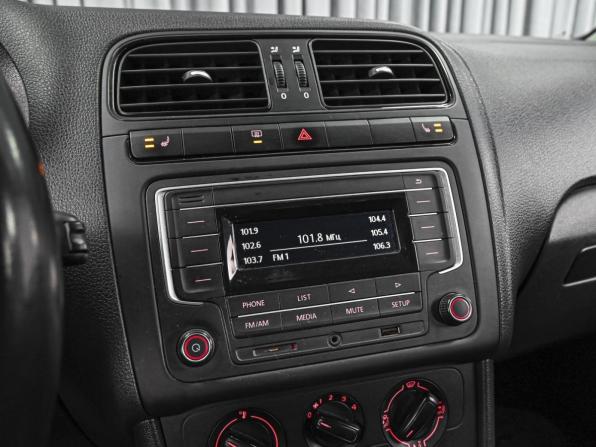Volkswagen Polo V Рестайлинг с пробегом 2018 года, цена 1 149 000 рублей, 210687 км, седан, Автокод Объявления
