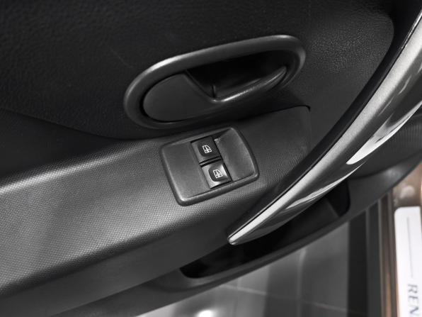 Renault Logan II Рестайлинг с пробегом 2019 года, цена 1 225 000 рублей, 49222 км, седан, Автокод Объявления