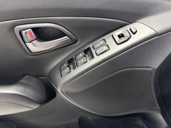 Hyundai ix35 I Рестайлинг с пробегом 2014 года, цена 1 047 000 рублей, 240878 км, внедорожник, Автокод Объявления