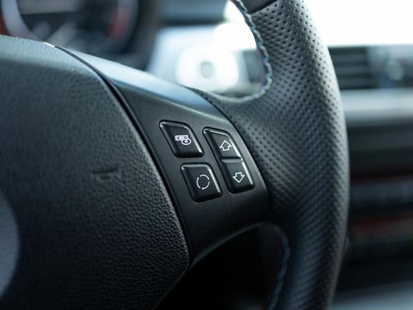 BMW 3 серии V (E90/E91/E92/E93) с пробегом 2007 года, цена 999 000 рублей, 288933 км, седан, Автокод Объявления