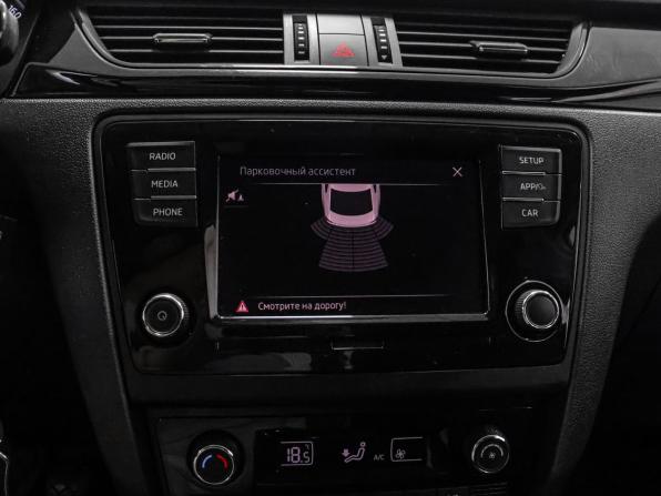 Skoda Rapid I с пробегом 2017 года, цена 989 000 рублей, 124740 км, лифтбек, Автокод Объявления