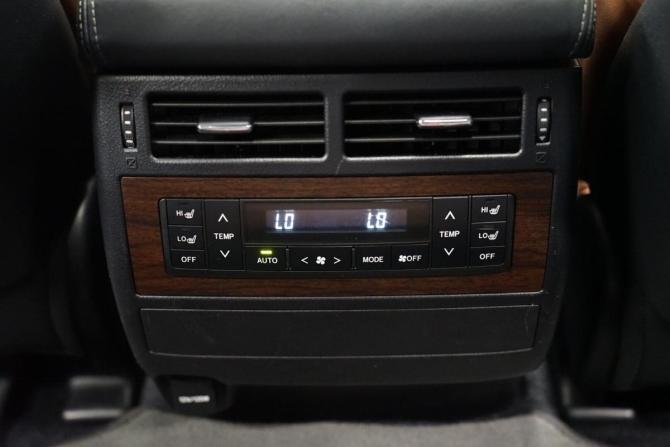 Toyota Land Cruiser 200 Series Рестайлинг 2 с пробегом 2015 года, цена 5 350 000 рублей, 229000 км, внедорожник, Автокод Объявления