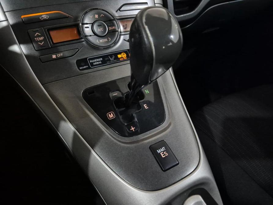 Toyota Auris I Альметьевск  - изображение 19