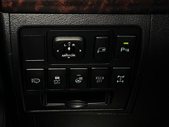 Toyota Land Cruiser 200 Series Рестайлинг 1 с пробегом 2013 года, цена 3 699 000 рублей, 302325 км, внедорожник, Автокод Объявления