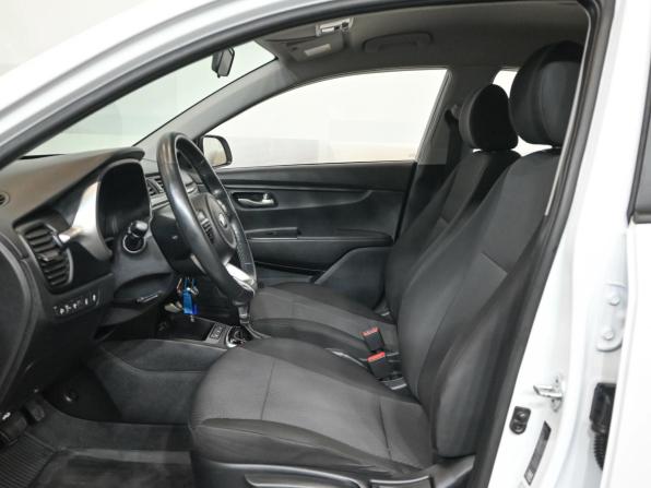 Kia Rio IV Рестайлинг с пробегом 2021 года, цена 1 800 000 рублей, 60980 км, седан, Автокод Объявления