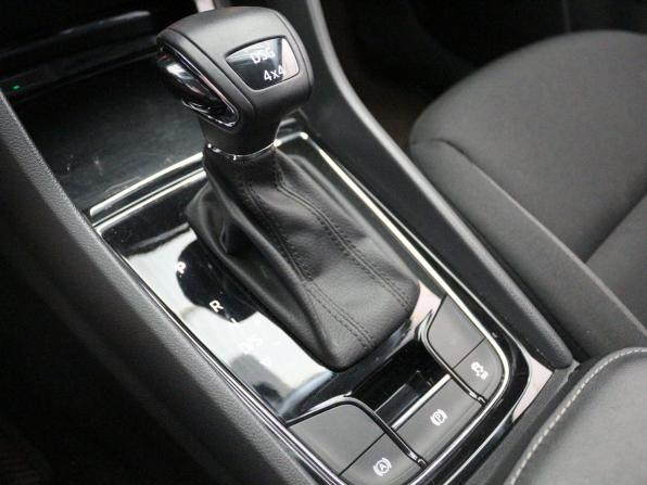 Skoda Karoq I с пробегом 2021 года, цена 2 590 000 рублей, 44987 км, внедорожник, Автокод Объявления