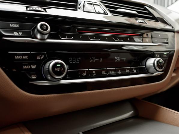 BMW 5 серии VII (G30/G31/G38) с пробегом 2018 года, цена 2 700 000 рублей, 200092 км, универсал, Автокод Объявления